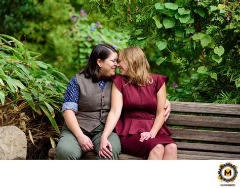 lesbian engagement session at zilker botanical garden austin engagement photographers