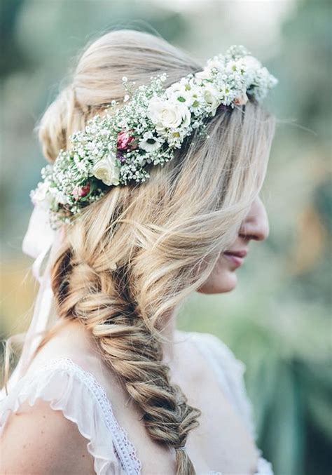 10 Ways To Wear Flowers In Your Hair At A Wedding Designerzcentral Blog