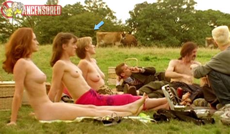 Alexandra Gilbreath Nue Dans Mood Swingers Hot Sex Picture