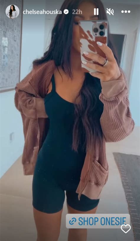 Teen Mom Chelsea Houska Shows Her Tiny Waist And Toned Legs In Tight