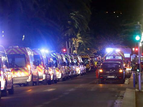 Anschlag In Nizza Lkw Rast In Menschenmenge — Mindestens 80 Tote