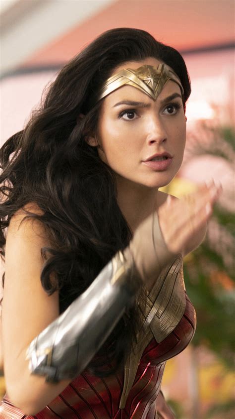 Actress Gal Gadot In Wonder Woman K Ultra HD Mobile Wallpaper