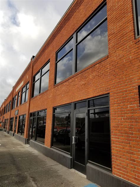 Glass & Aluminum Storefront Systems for Businesses - Modern Glazing