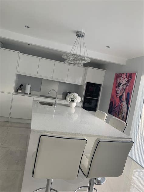 Our worktops are tested to stand up to years of use, and come in a wide range of different styles and materials. Strada Gloss Kitchen with Quartz worktops in 2020 ...