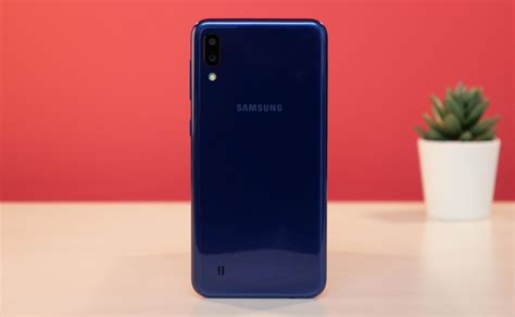 Samsung Galaxy M10 M105f 332gb Blue купити за вигідною ціною