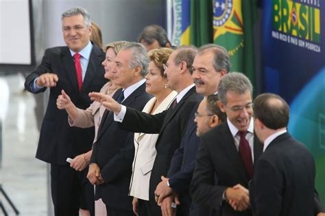 Dilma Dá Posse A Novos Ministros Notícias Notícias Br