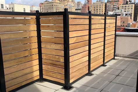 Apr 16, 2021 · wire clips: How to Build a Horizontal Slat Fence (The Easy Way)