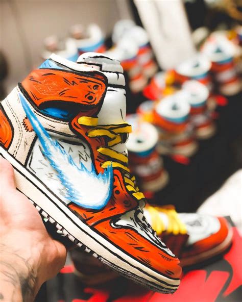 Modèle fait main dans notre atelier, réalisé sur commande. Dragon Ball Z x Air Jordan 1 Off White 'Goku' Kamehameha ...