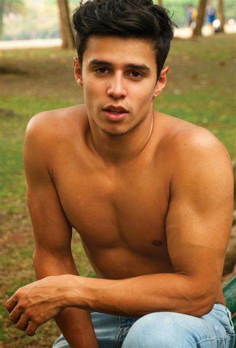 Putting the simulator back into farming simulator. Acaua Diniz by Photographer Didio 141203 02 | Male Celeb News