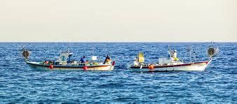 Perahu trasidional karena perahu ini dibuat dan digunakan secara tradisional. DEFINISI PEKERJAAN, JENIS, SERTA MACAM CONTOHNYA ...