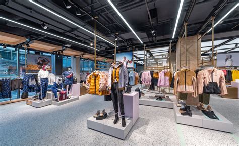 Körvonal Jég Orgyilkos Adidas Originals Flagship Store Berlin Szorzás