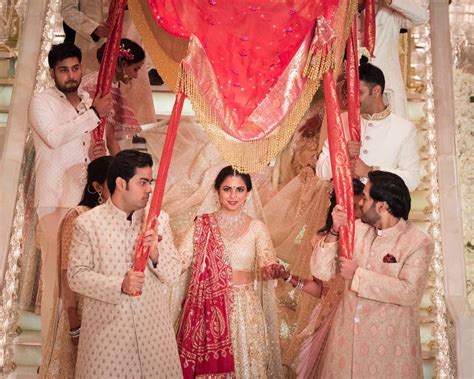 Isha Ambani And Anand Piramal Tie The Knot In A Star Studded Ceremony
