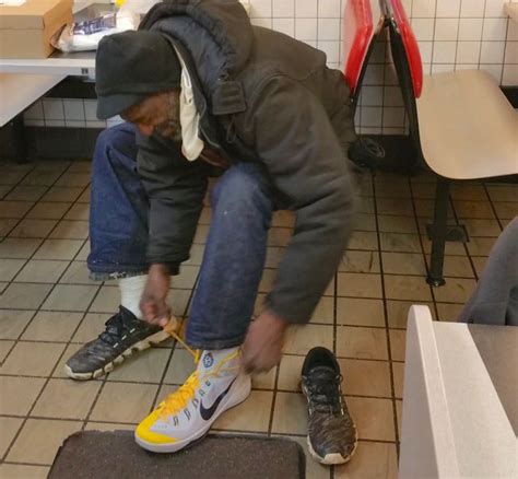 Police Officers Turn To Nba To Help Find Size 17 Shoes For Homeless Man