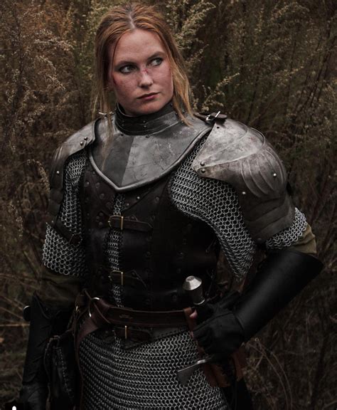 Women In Practical Armor Album On Imgur Female Armor Armadura Medieval Medieval Armor
