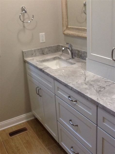 Benjamin moore classic gray sherwin agreeable gray best and sherwin williams agreeable gray in light grey. Super white counters, paint is sherwin Williams agreeable ...
