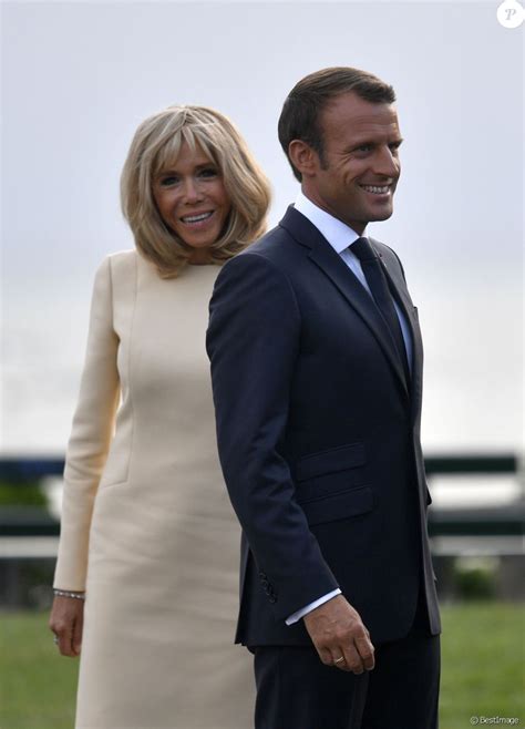 Le Président Français Emmanuel Macron Et Sa Femme La Première Dame