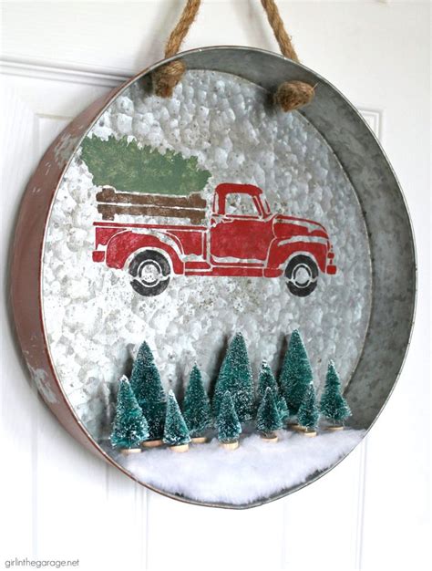 Christmas Wreath From A Repurposed Metal Tray Christmas Wreaths Easy