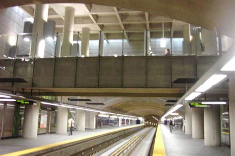 Structurae En Montreal Metro Orange Line De La Concorde Station
