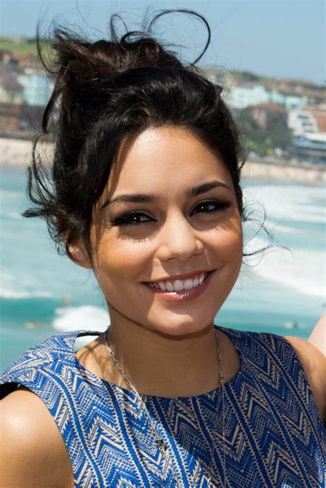 Check back daily for new photos and news! Vanessa Hudgens Selling Studio City Home - Canyon News