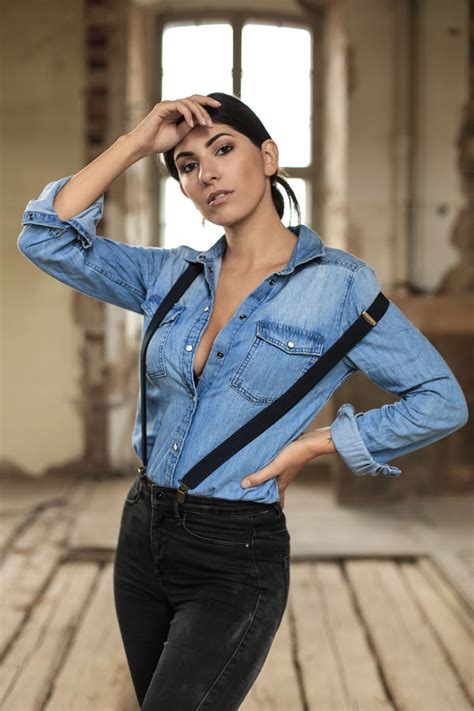 Sie entlasten oftmals die hosengürtel. Hosenträger Foto & Bild | portrait, portrait frauen ...