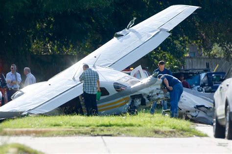 One Injured After Dea Plane Crashes In West Houston Near Sugar Land