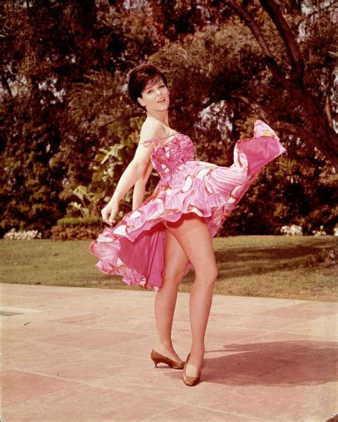 Yvonne Craig Lifts Her Skirt Yvonne Craig Hollywood Fashion Formal