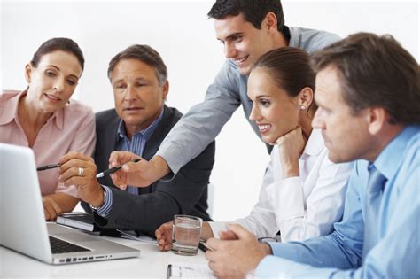 business-people-working-together-istock_000017346252medium | HR Pulse