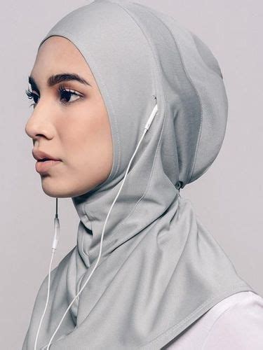 Unik Hijab Olahraga Ini Punya Lubang Khusus Untuk Headset