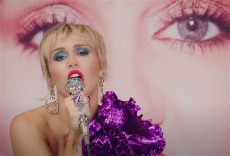 Miley Cyrus Faz Apresentação Poderosa Do Single “midnight Sky” No “the
