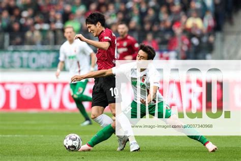 Genki Haraguchi Hannover 96 Gegen Ja Cheol Koo Fc Augsburg 1