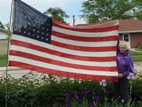 Pin By Martha Lynch On How Proudly She Waves America Flag Country