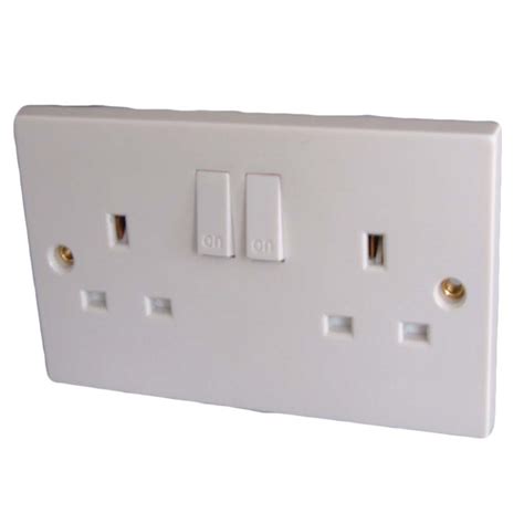 Last 13a switched socket outlet spur. Dencon 13A, Twin Switched Socket Outlet to BS1363 - Stax ...