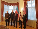 Botschafter Ramin Hasanov überreicht Jubiläumsmedaille an deutsche ...
