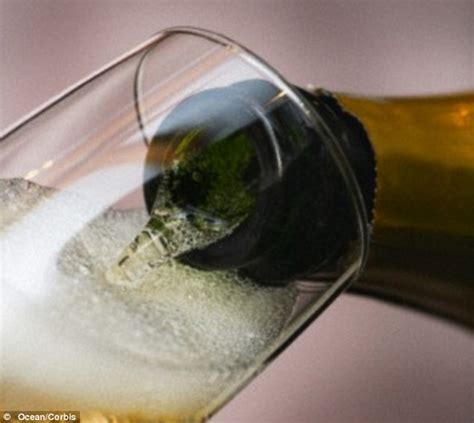 The Best Way To Serve Champagne Warm Room Temperature Fizz Tastes