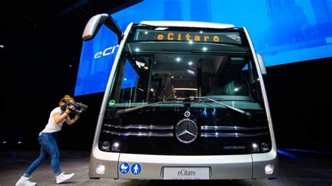E Busse Daimler Stellt Ersten Komplett Elektrischen Stadtbus Vor My