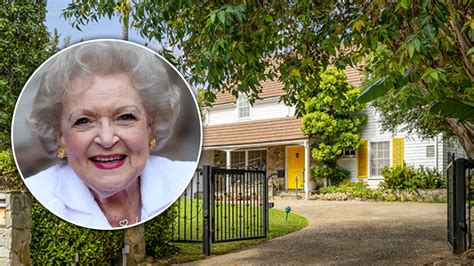 Betty Whites Los Angeles Home Demolished Nearly A Year After Her Death