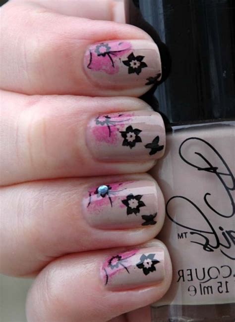 Trendy And Simple Nail Art Designs