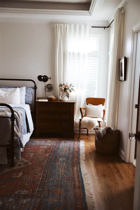 How To Get A Cozy Minimalist Bedroom The Quick Journey
