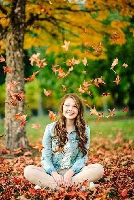 Pin By Tiana On Magical Autumn With Images Fall Senior Portraits