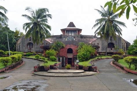 Goa university offers admissions to foreign students, for whom a small percentage of seats is available. Goa University's Marathi Department to organise national ...