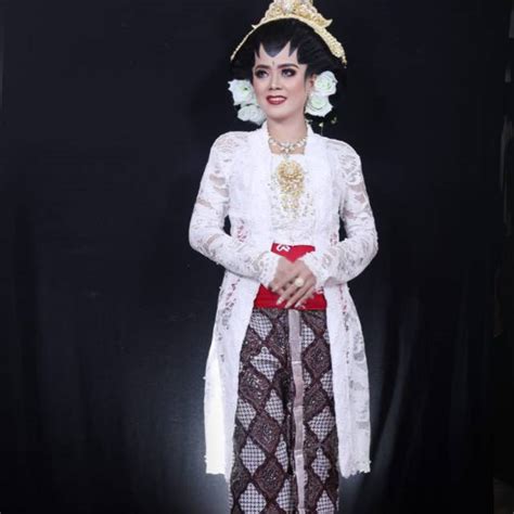 Keunikan Dan Makna Dalam Pakaian Adat Yogyakarta Mengenal Kebaya My Xxx Hot Girl
