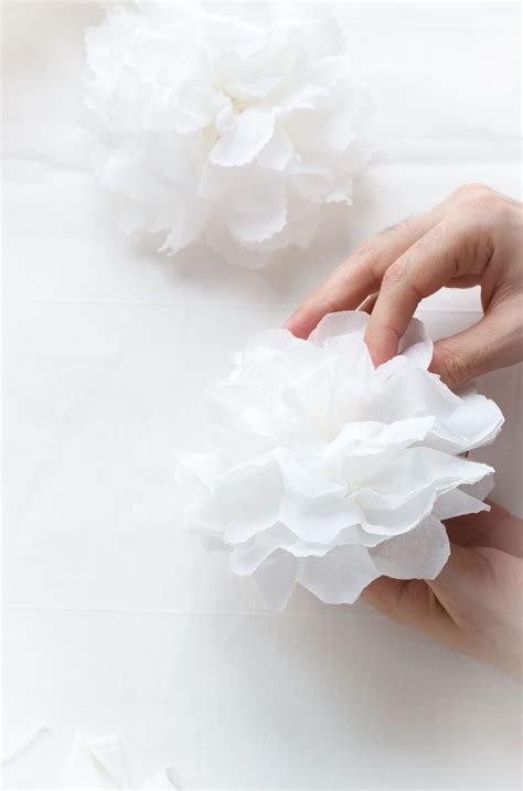 Make These Chic Tissue Paper Flowers In 6 Easy Steps — Eatwell101