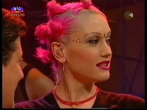 Gwen Stefani Hair 90s Pin By Audrey Peña On Fashion Gwen Stefani 90s Gwen 90s It