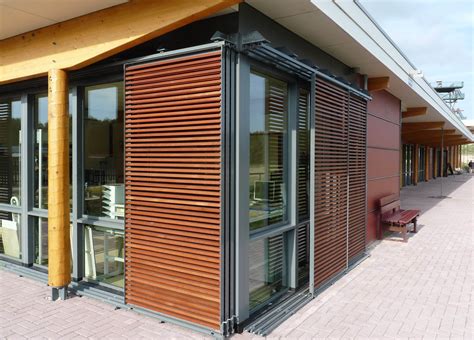 Helder (attributive helder, comparative helderder, superlative helderste). centrum voor milieu-educatie Den Helder - d|ve architecten