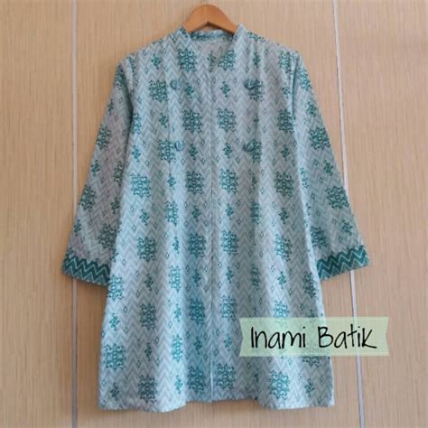 Dalam perkembangannya motif kain lurik ada juga yang berbentuk mirip seperti . Jual Blouse Batik Wanita / Blus Batik / Motif Tenun / kode ...