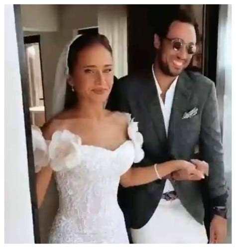 نيللي كريم تحتفل بزفافها من لاعب الاسكواش هشام عاشور أخبار صحيفة الرؤية