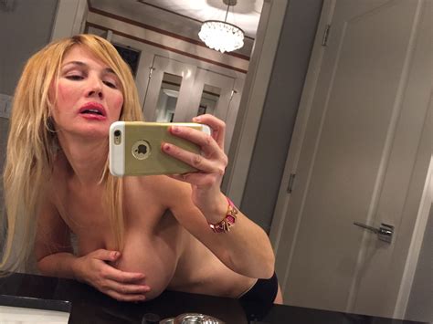 Nadeea Volianova Topless Thefappening