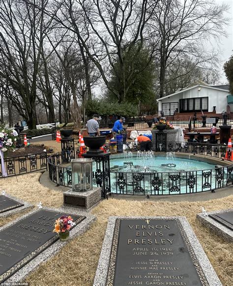 Lisa Marie Presley Is Buried Beside Her Late Son Benjamin At Graceland Daily Mail Online