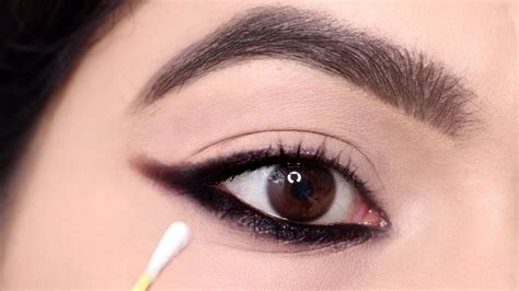 Try This Easiest Reverse Smokey Eye With A Q Tip Tanyas Corner