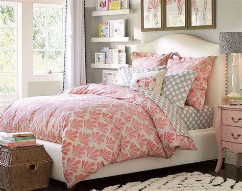 Add in accessories like an old tennis racquet, globes, maps, or a model car. 40+ Beautiful Teenage Girls' Bedroom Designs - For ...